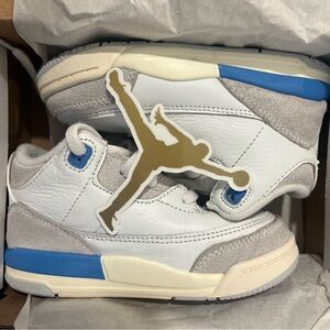 Jordan Retro Sneakers with Blue and Cream Accents